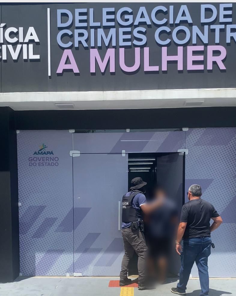 EM SANTANA, POLÍCIA CIVIL PRENDE INDIVÍDUO EM FLAGRANTE PELA PRÁTICA DO CRIME DE POSSE ILEGAL DE ARMA DE FOGO DE USO RESTRITO